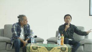 Read more about the article Seminar kelas Videografi yang  bertema : Kolaborasi Tim dalam mengoptimalkan proses Produksi Film dari Pra-Produksi sampai Paska Produksi