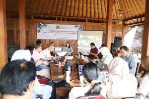 Read more about the article BERADAPTASI DENGAN TEKNOLOGI KOMUNIKASI